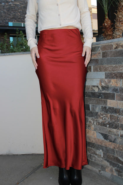 Falda color vino con abertura #11600