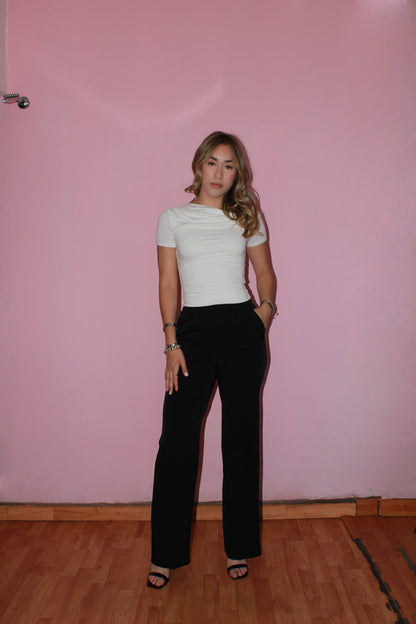 Top blanco one shoulder con manga #11349