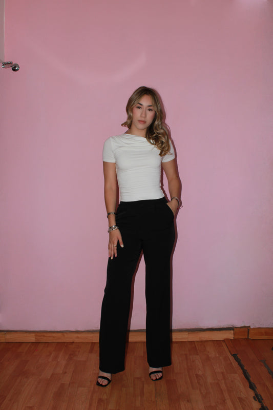 Top blanco one shoulder con manga #11349
