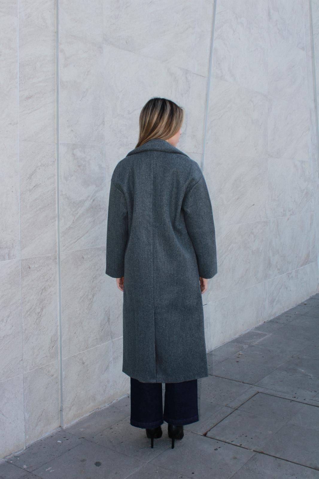 Saco largo gris oscuro # 11587￼