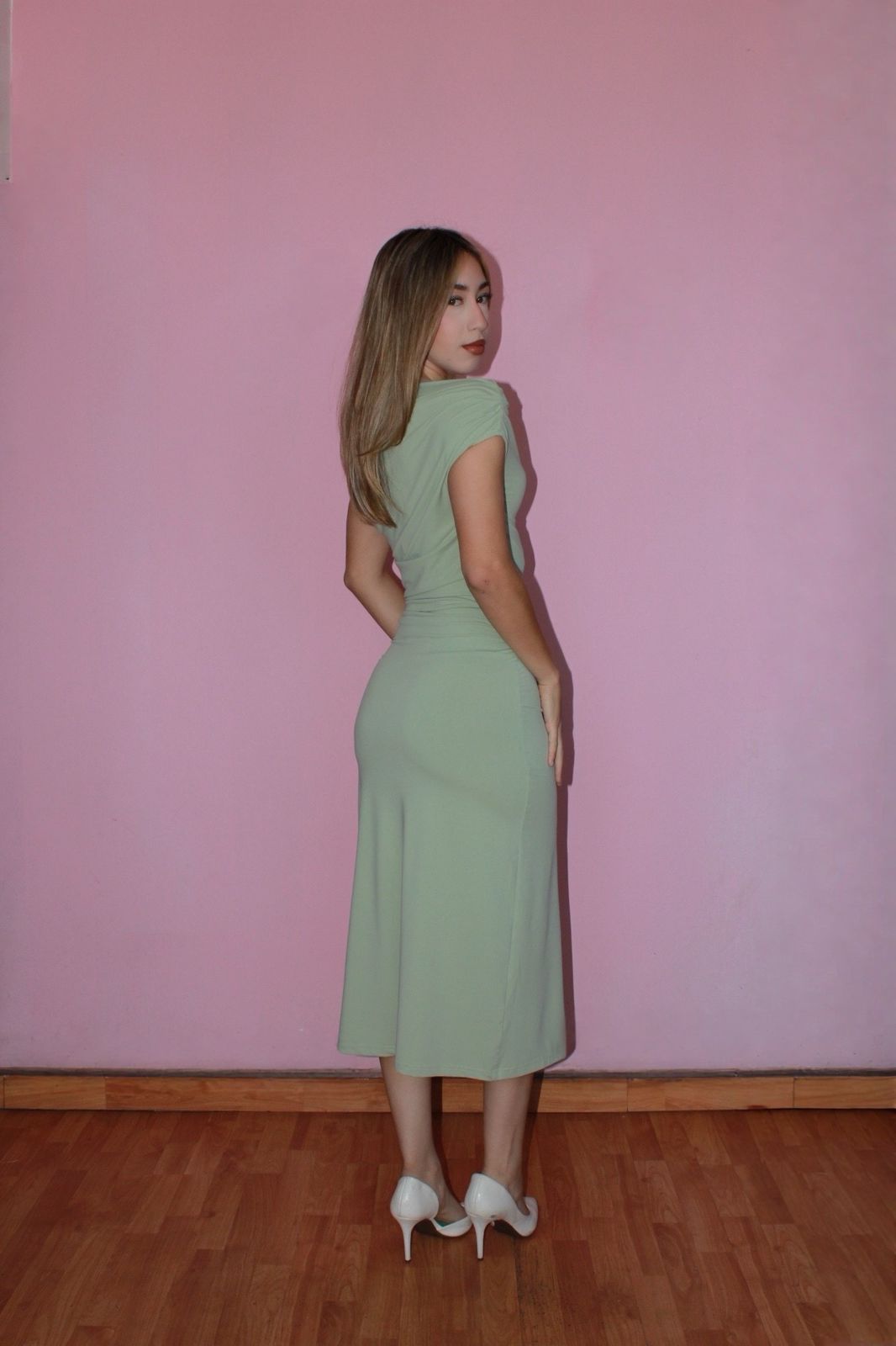 Vestido midi verde con detalle metálico #11757