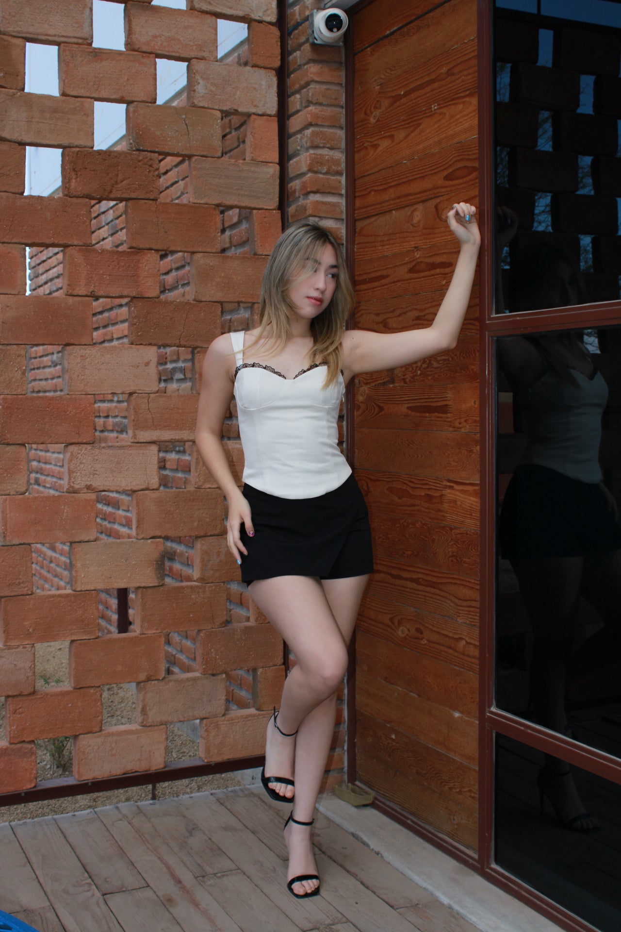 Top crema con encaje en copas #11028
