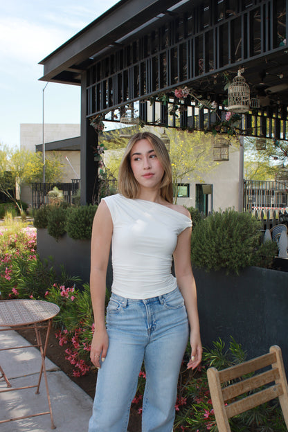 Blusa color perla de 1 hombro asimétrico #11190