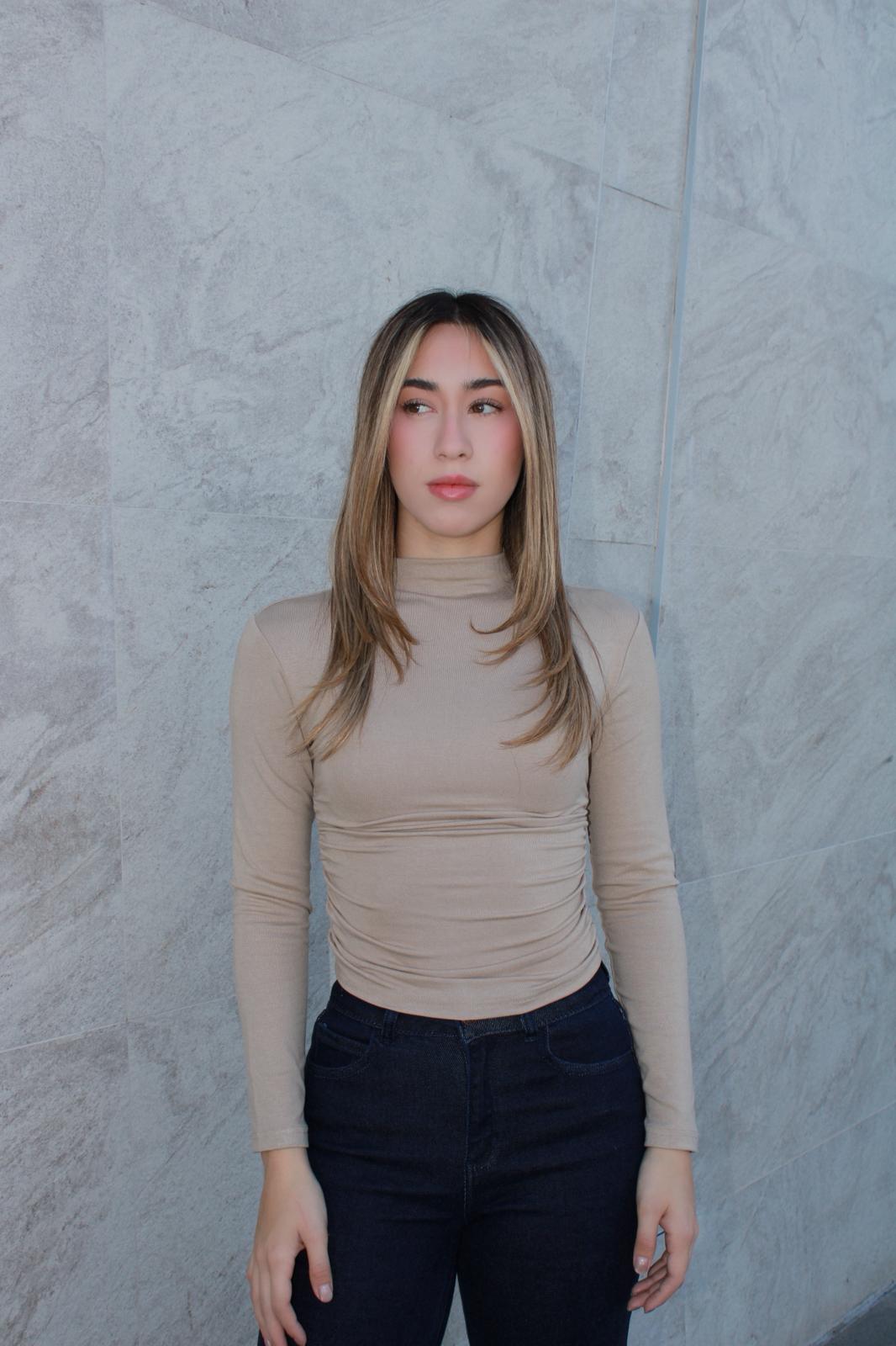 Blusa manga larga beige costados drapeados #11591