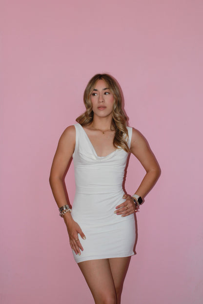 Vestido blanco de licra cuello en en U #11344