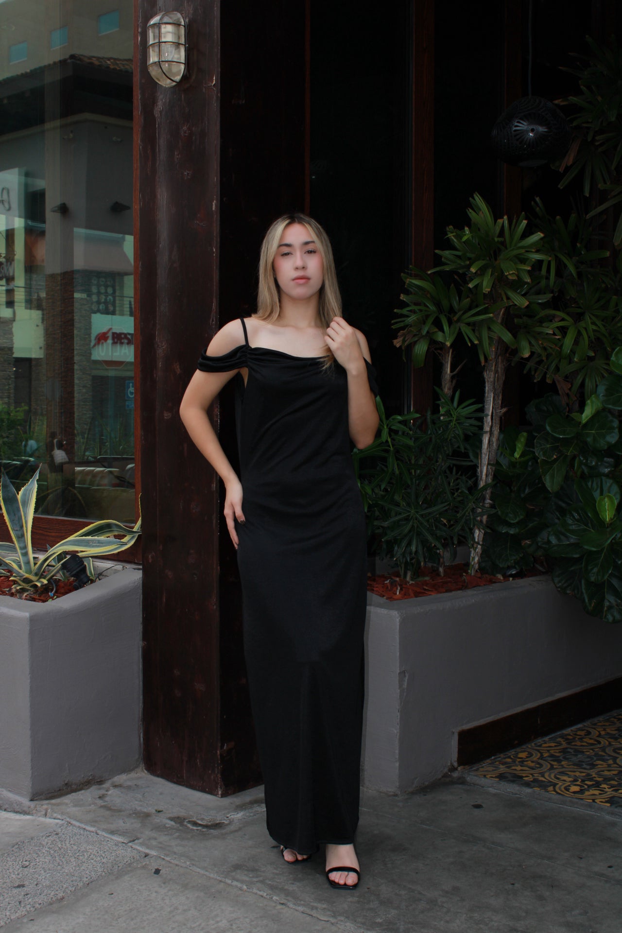 Vestido negro largo de noche con manga suelta #11472