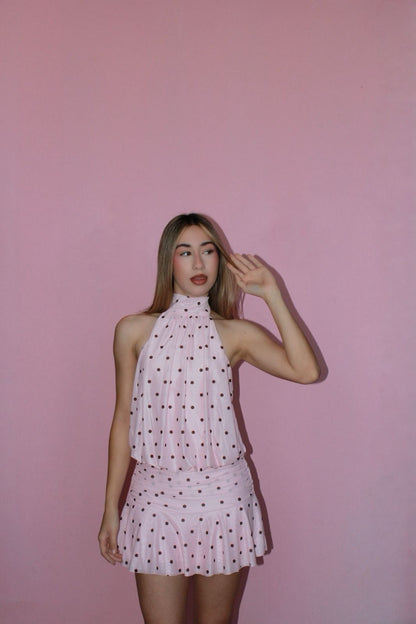 Vestido rosa, con bolitas cafés, Halter. ￼#11759