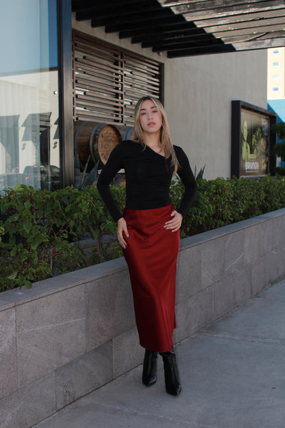 Blusa negra con escote asimétrico #11515