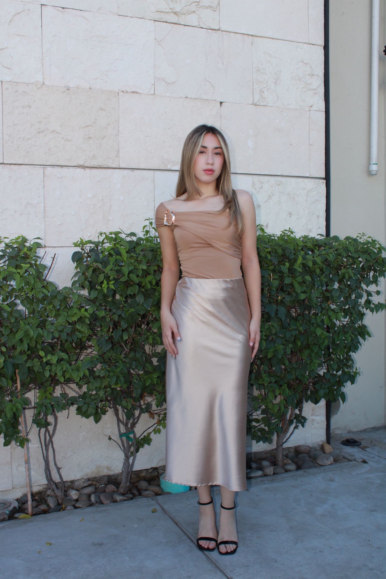 Falda, beige, satinada, Midi #11527￼