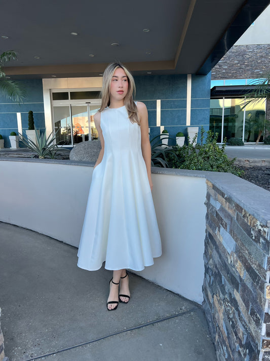 Vestido, Midi, blanco, sin mangas con vuelo #11718￼