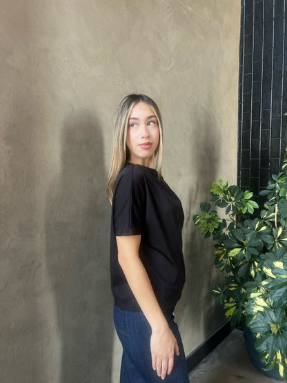 blusa negro hombro asimétrico #11835￼