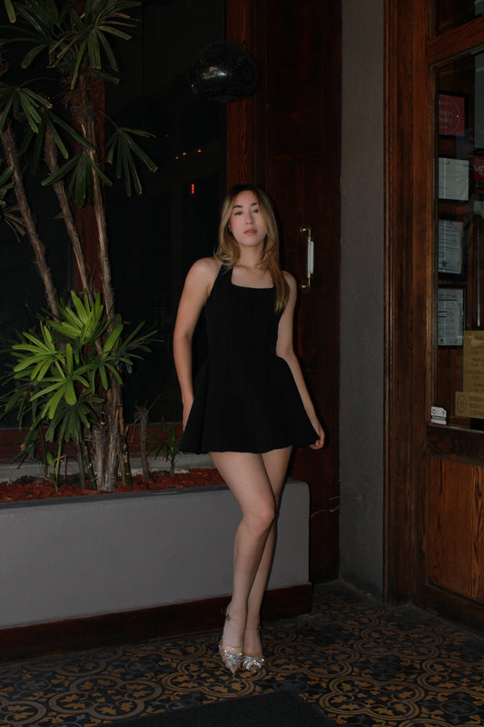 Vestido halter negro c moño atrás #11307