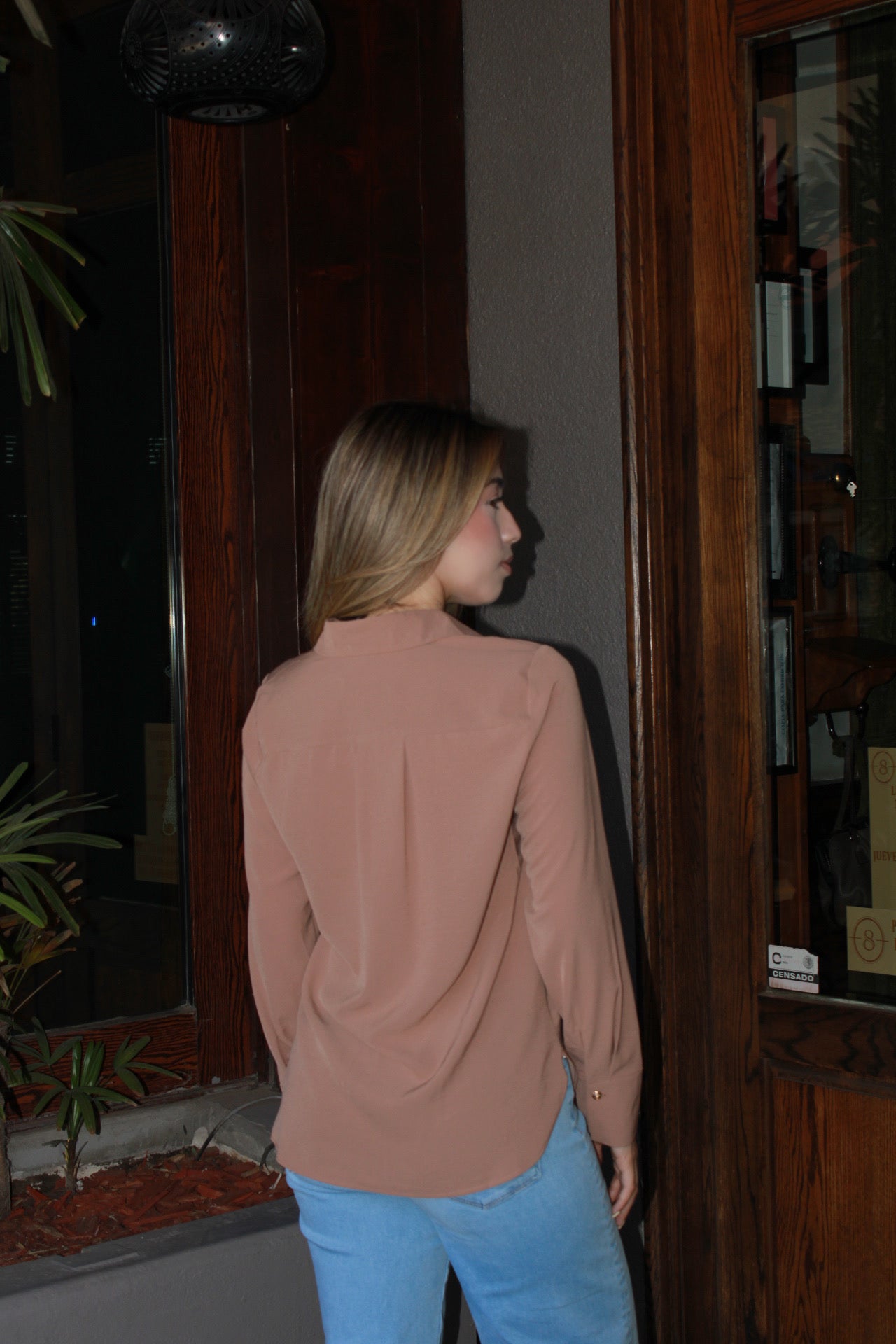 Camisa café con botones dorados #11245