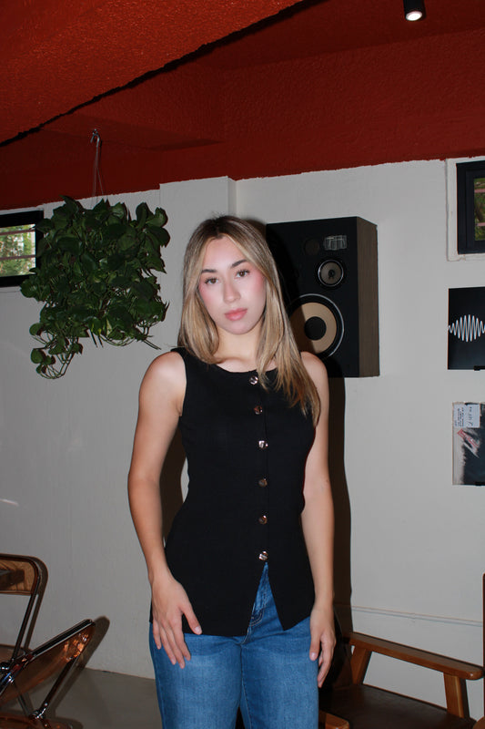 Chaleco negro, seis botones ￼#11412
