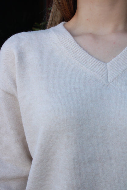 Suéter crema cuello V #11562