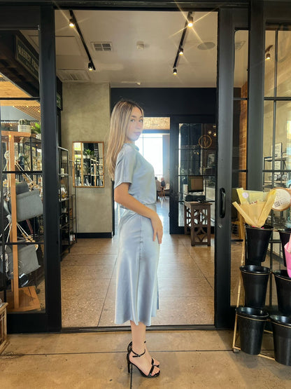 Vestido azul claro, satinado #11837￼