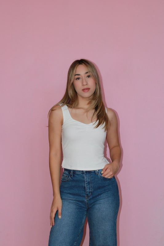 Top blanco básico escote drapeado #11365