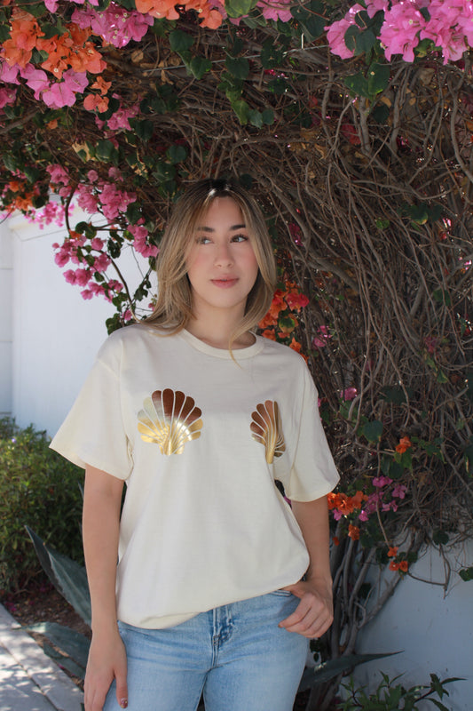 Camiseta oversize crema con conchas doradas #11157