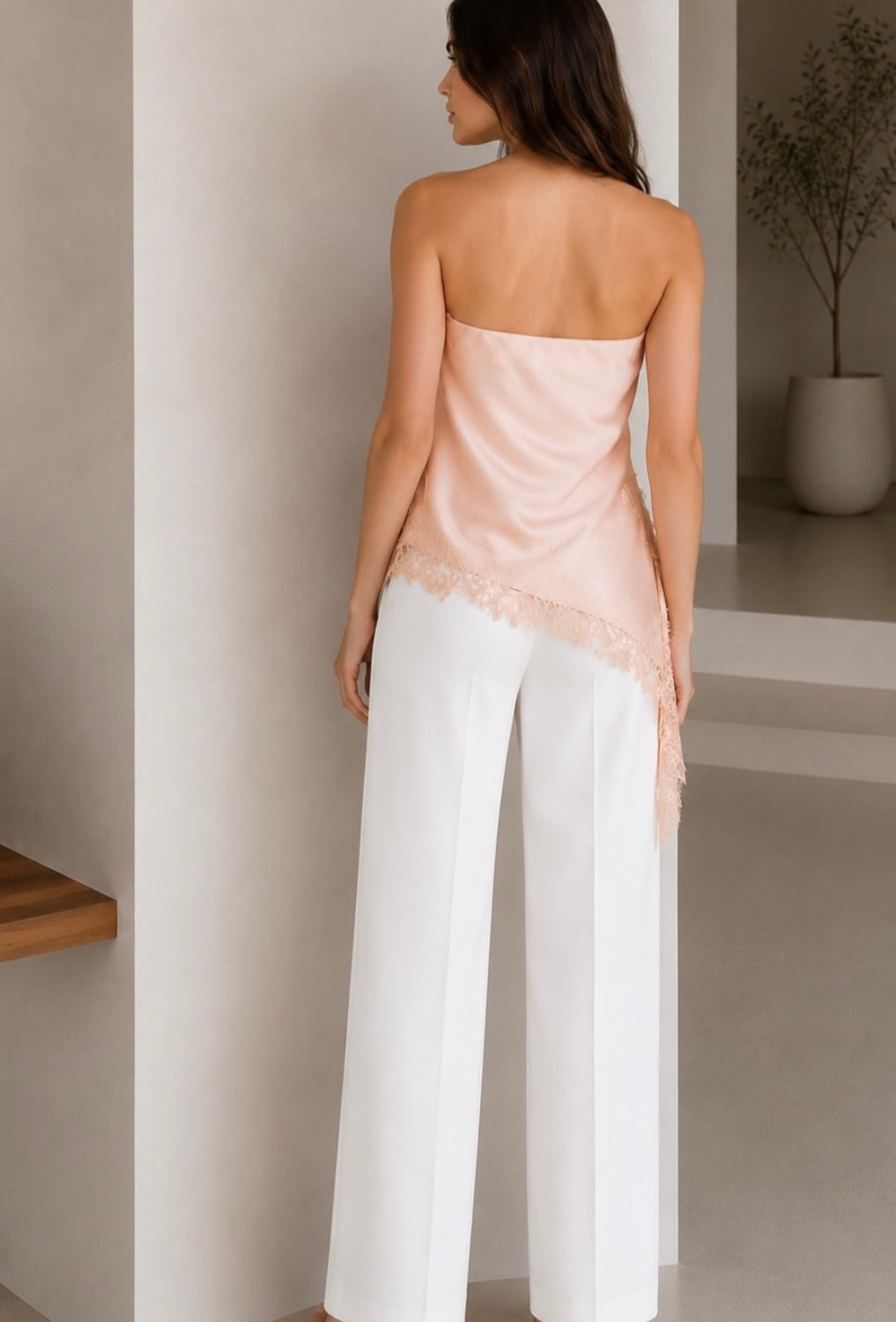 Blusa satin durazno straple con encaje #11990