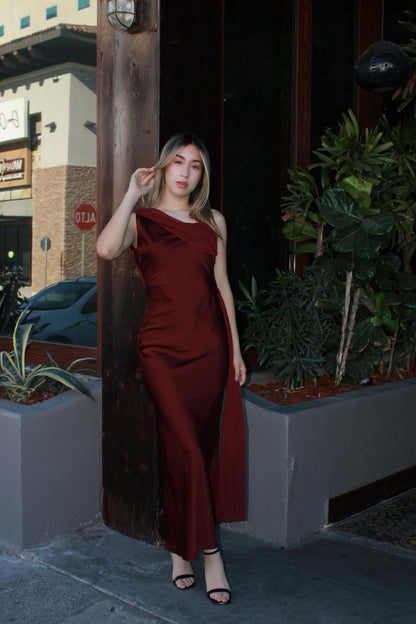 Vestido largo, satín, color, vino espalda #11637￼