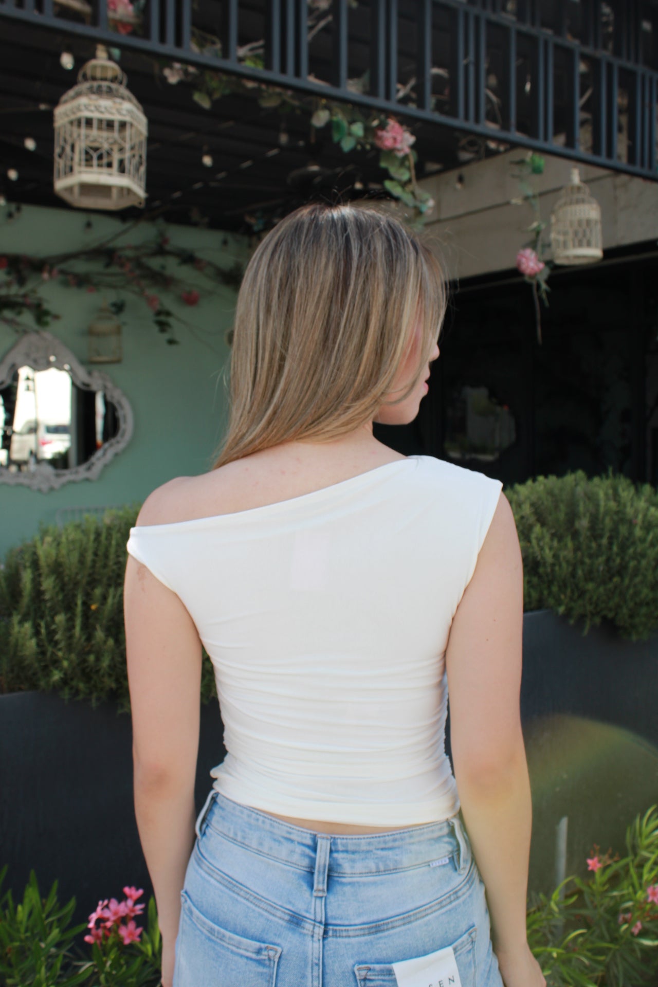 Blusa color perla de 1 hombro asimétrico #11190