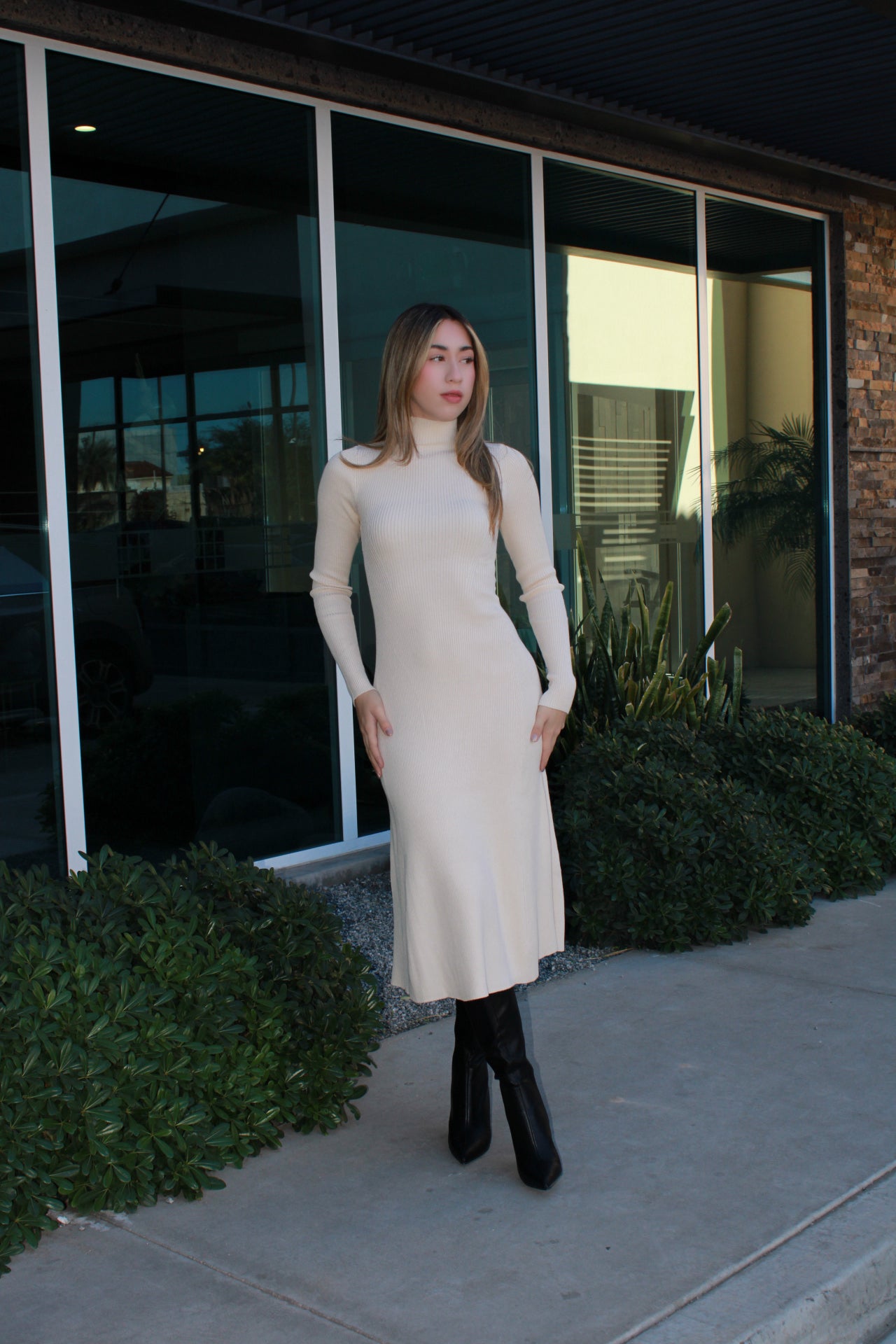 Vestido crema corte A midi #11596