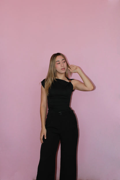 Blusa negra detalle dorado #11382