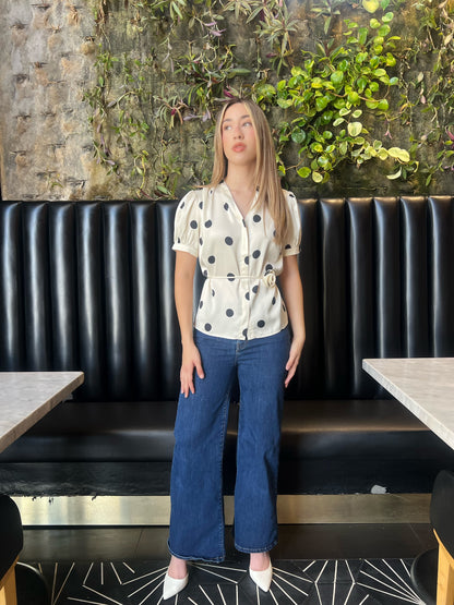 Blusa polkadot con cinto de flor #11846￼