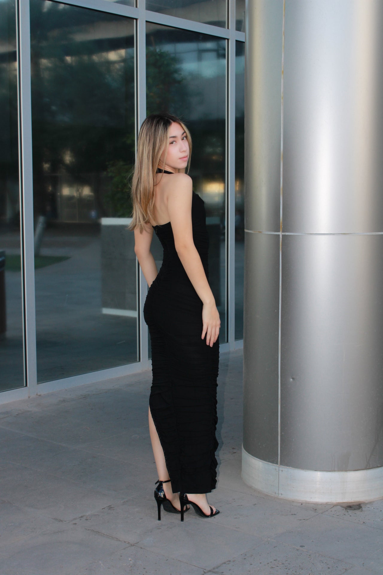 Vestido mesh, midi cuello, halter #11537￼