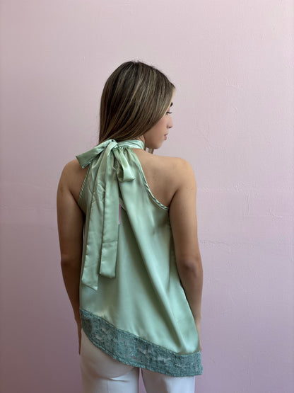 Blusa verde pistache con encaje  de tirantes satinado asimétrica #11875￼