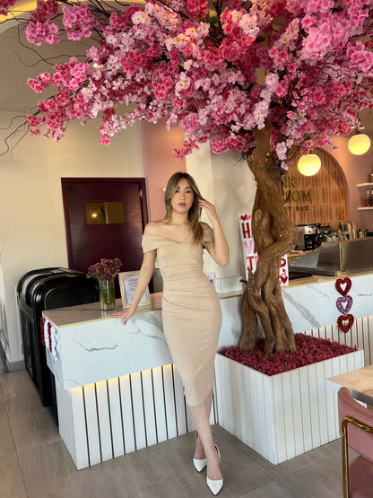 Vestido off shoulder beige #10941