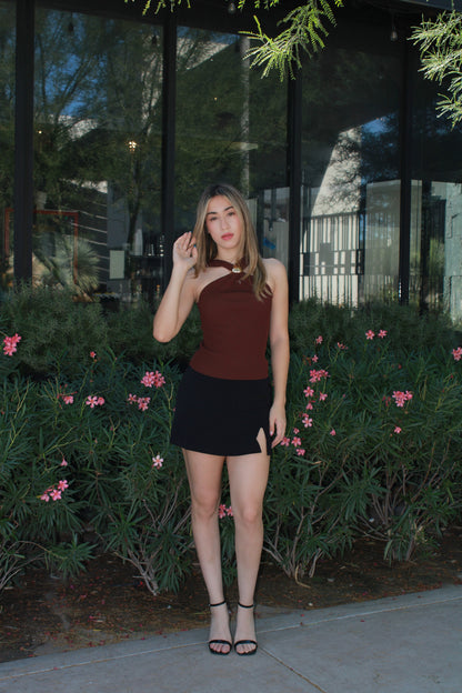 Blusa Halter, café, con detalle dorado #11522￼