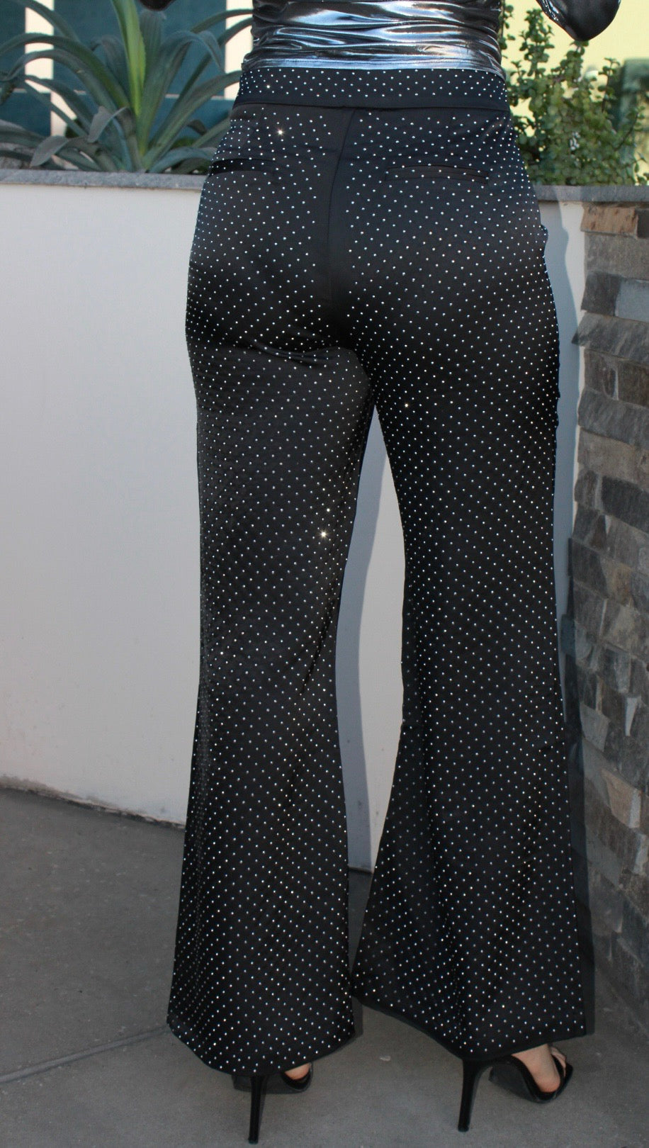 Pantalón negro, satín con piedras #11658￼