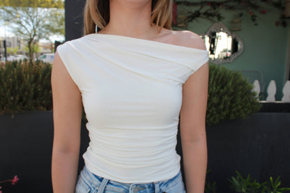 Blusa color perla de 1 hombro asimétrico #11190