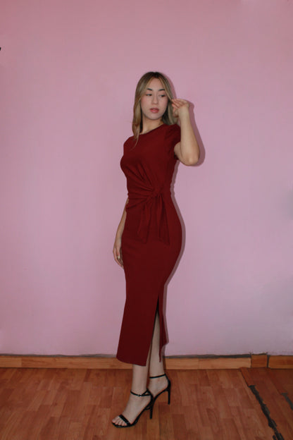 Vestido tipo camiseta c nudo midi guinda #11374