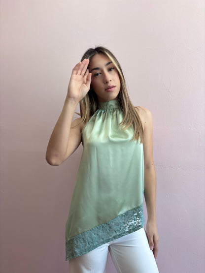 Blusa verde pistache con encaje  de tirantes satinado asimétrica #11875￼