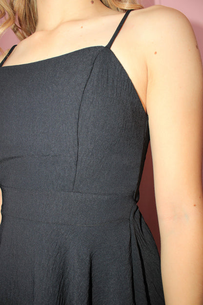 Vestido negro, corto de tirantes #11843￼