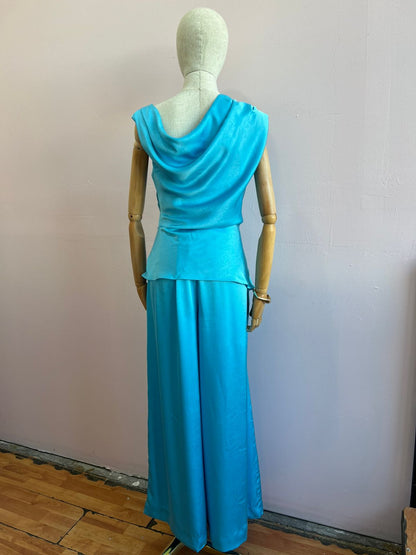 Conjunto azul satinado con detalle dorado #11941￼
