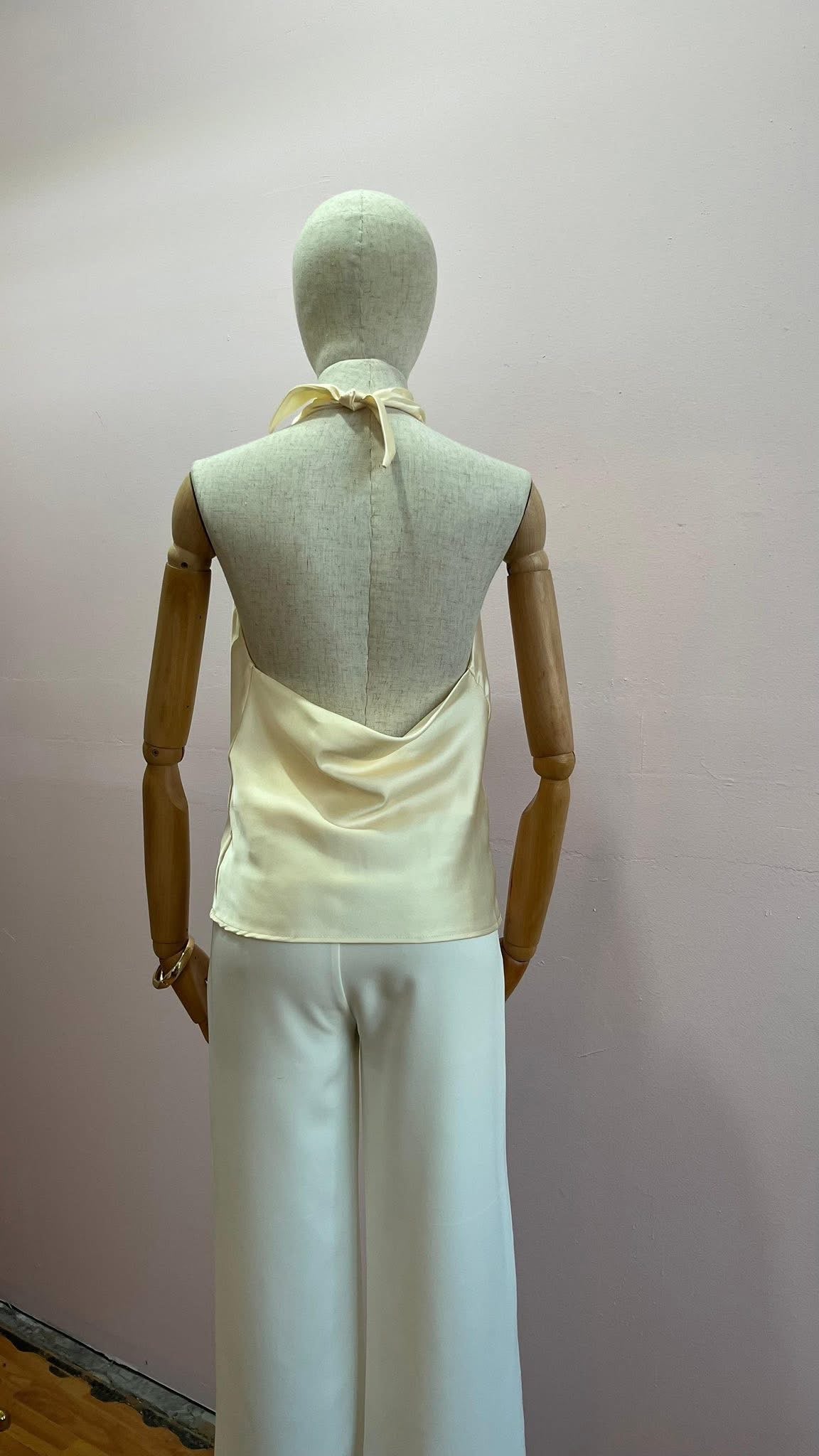 Blusa amarilla halter satinada #11956