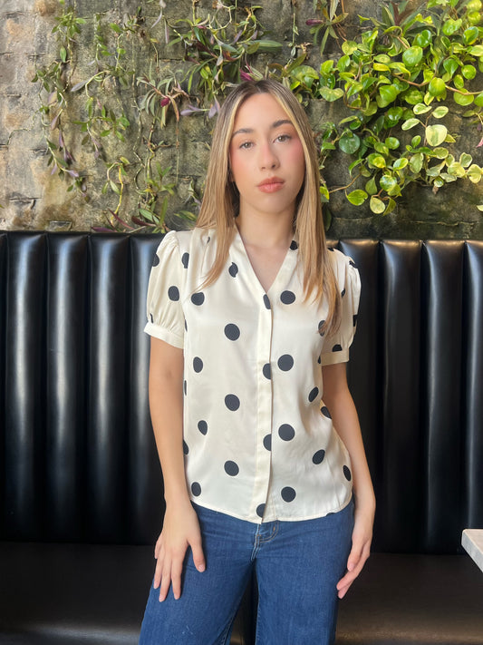 Blusa polkadot con cinto de flor #11846￼