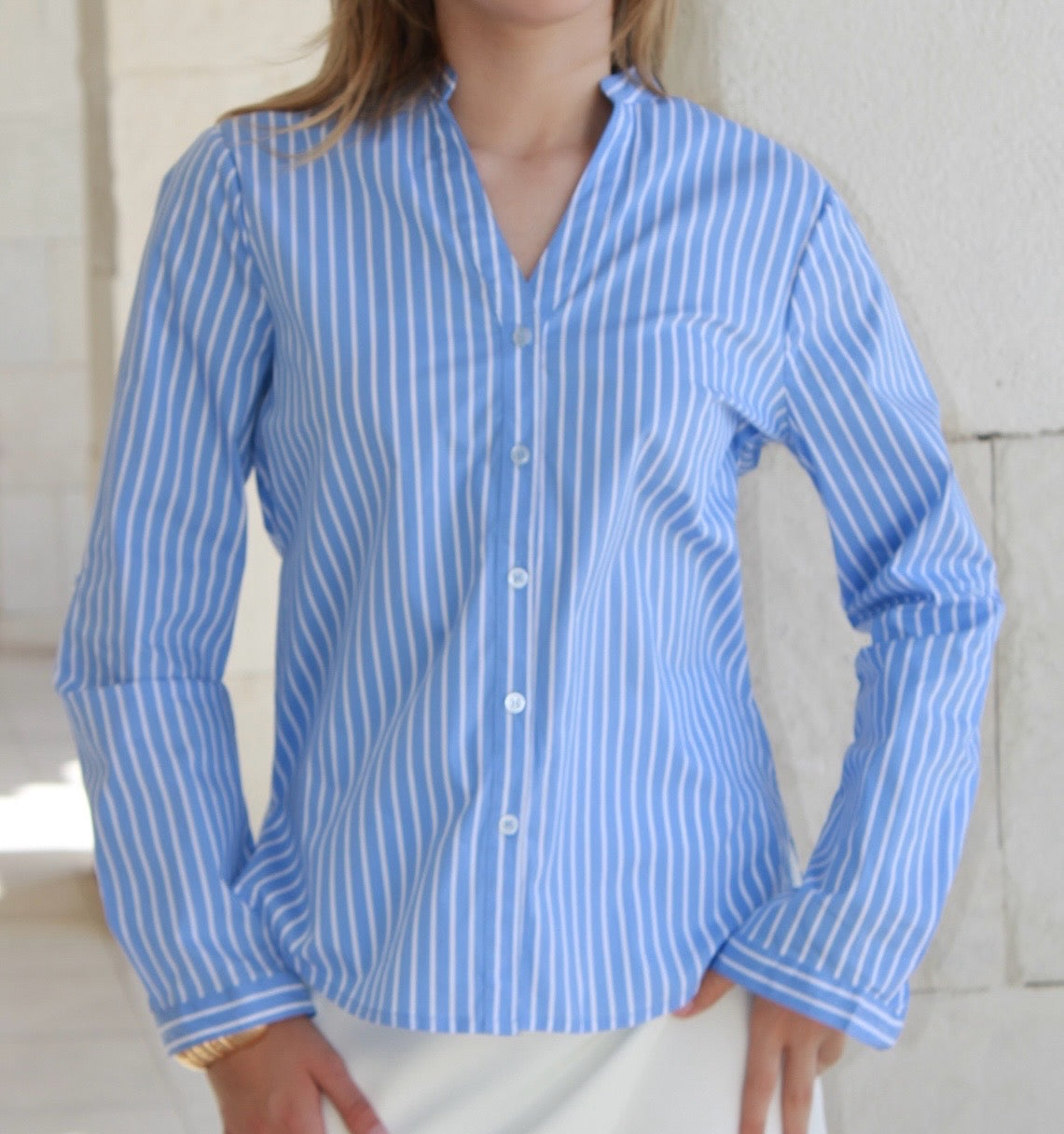 Camisa azul c rayas blancas #10104