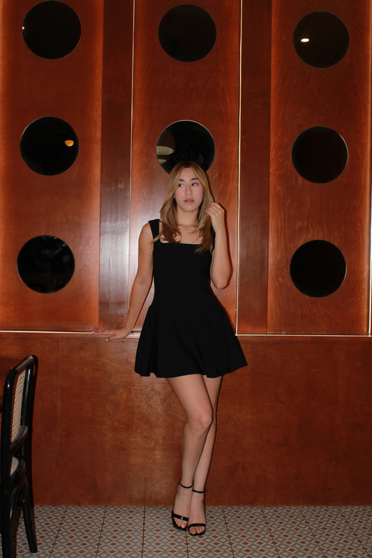 Vestido negro corte tipo A #11380