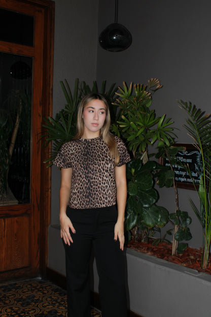Blusa animal print básica #11479