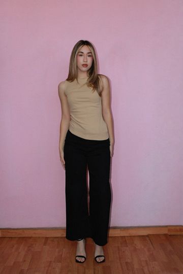 Blusa beige sin mangas asimétrica #11790