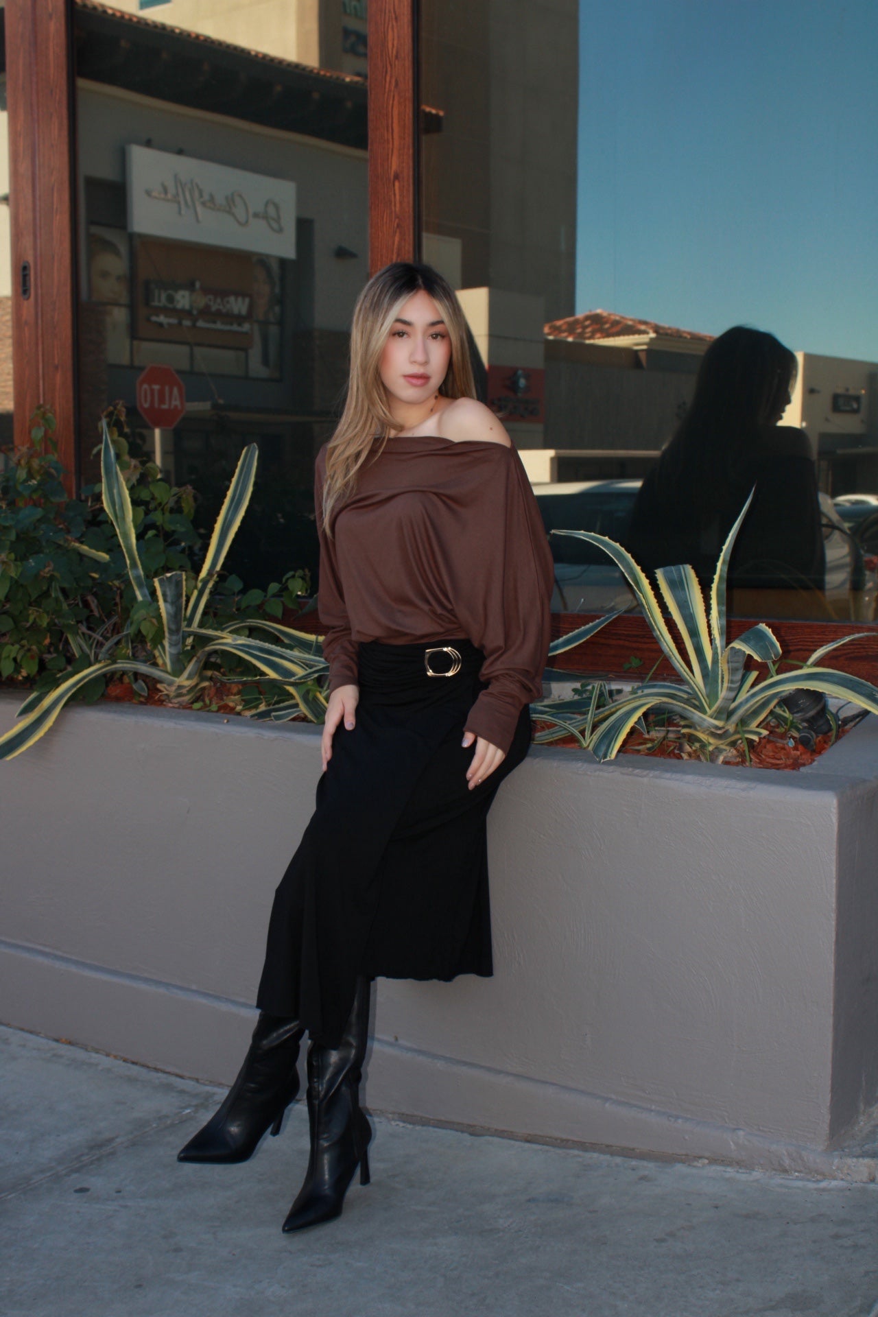 Blusa café bonbacha hombro descubierto #11573