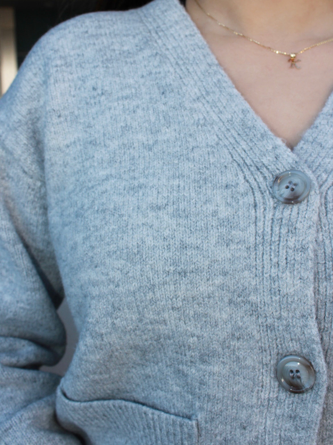 Suéter cardigan de botones gris cuello V #11698