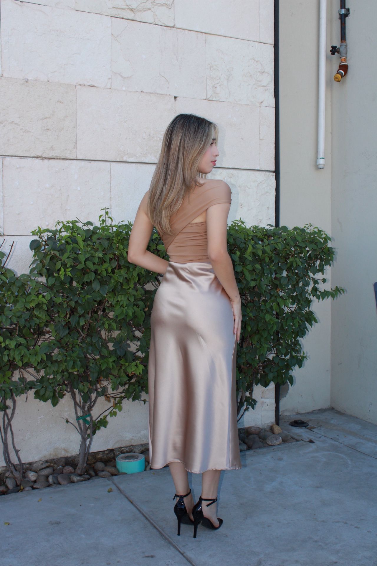 Falda, beige, satinada, Midi #11527￼