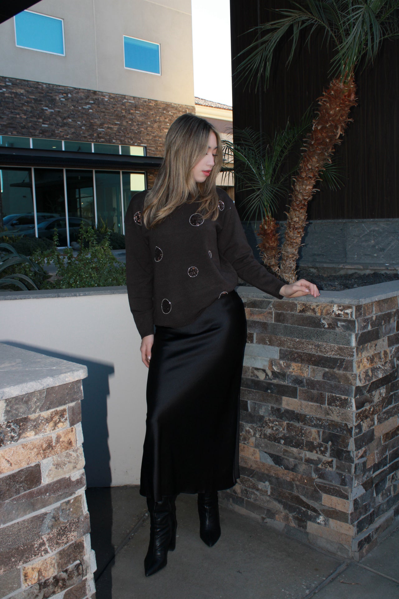 Blusa, suéter, café, con bolas de brillos #11663￼