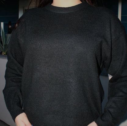 Suéter negro, cuello redondo #11705￼