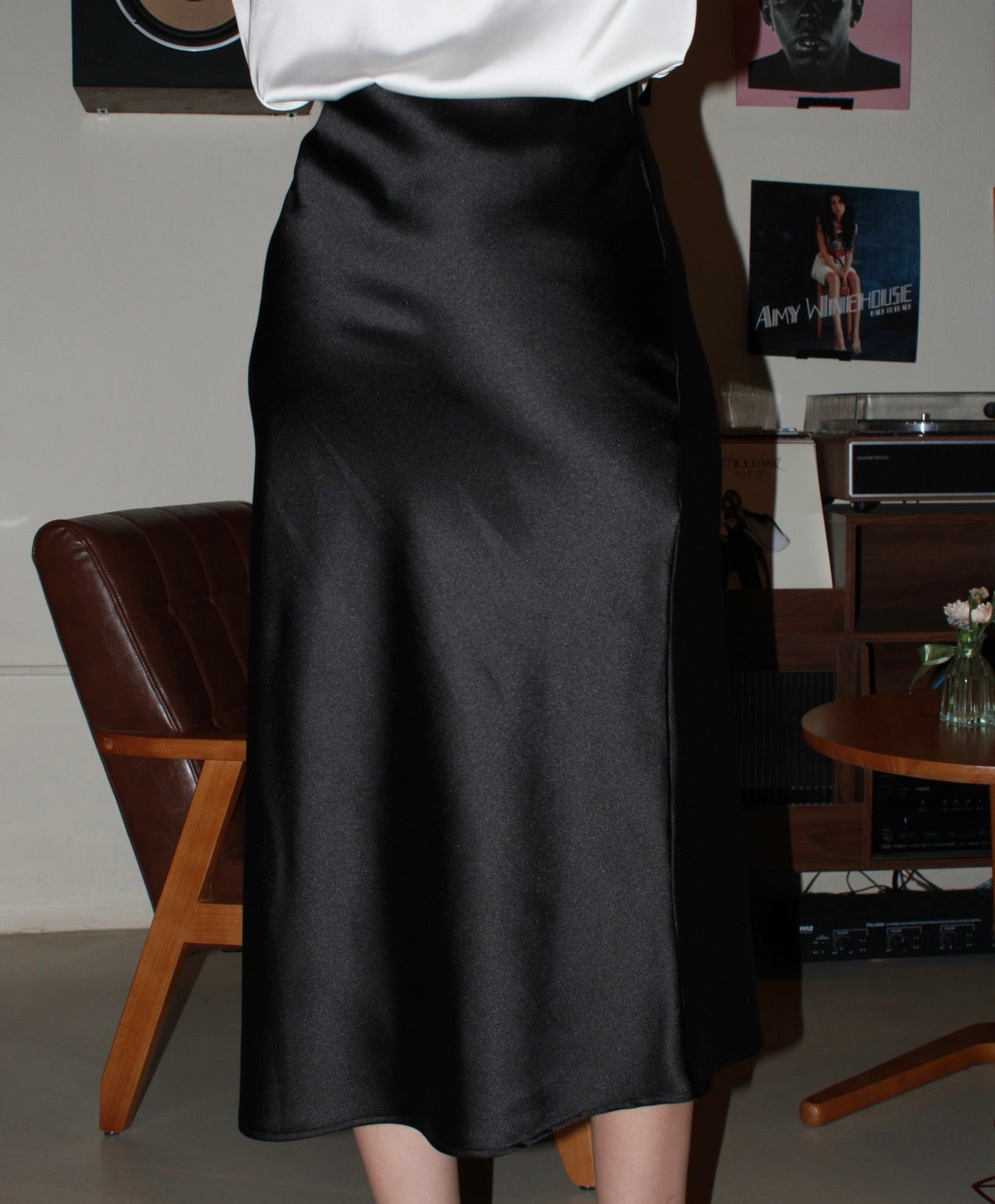 Falda negra midi satinada #11407